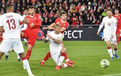 欧联杯焦点战前瞻：费耶诺德主场迎战维拉，攻防大战一触即发  